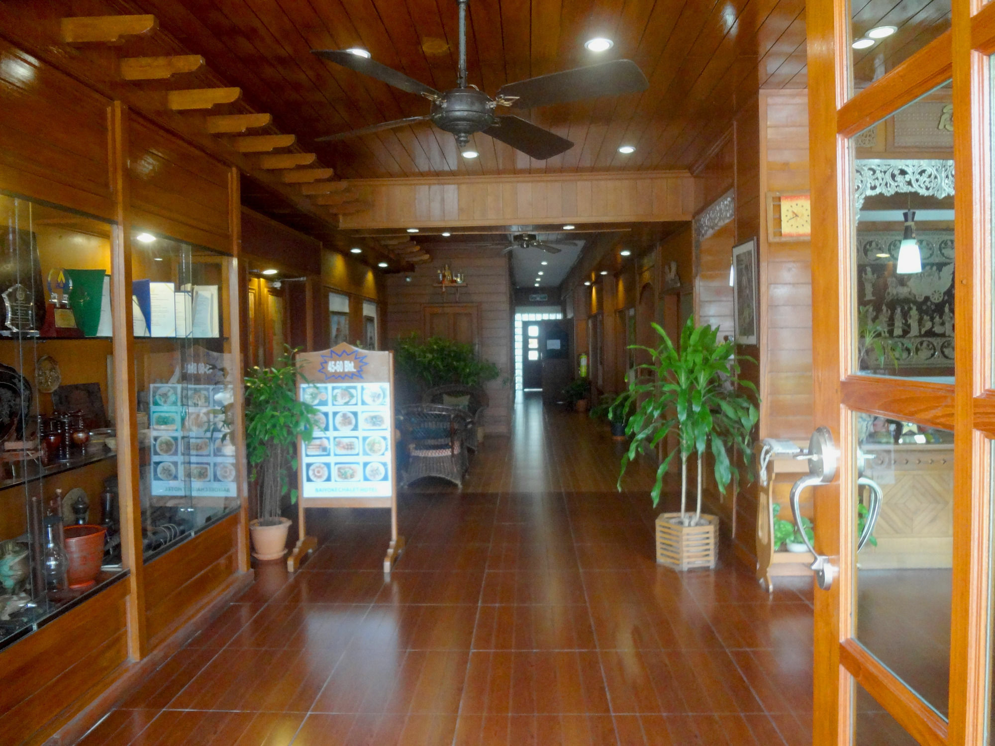 彩虹小木屋酒店 湄宏颂 外观 照片
